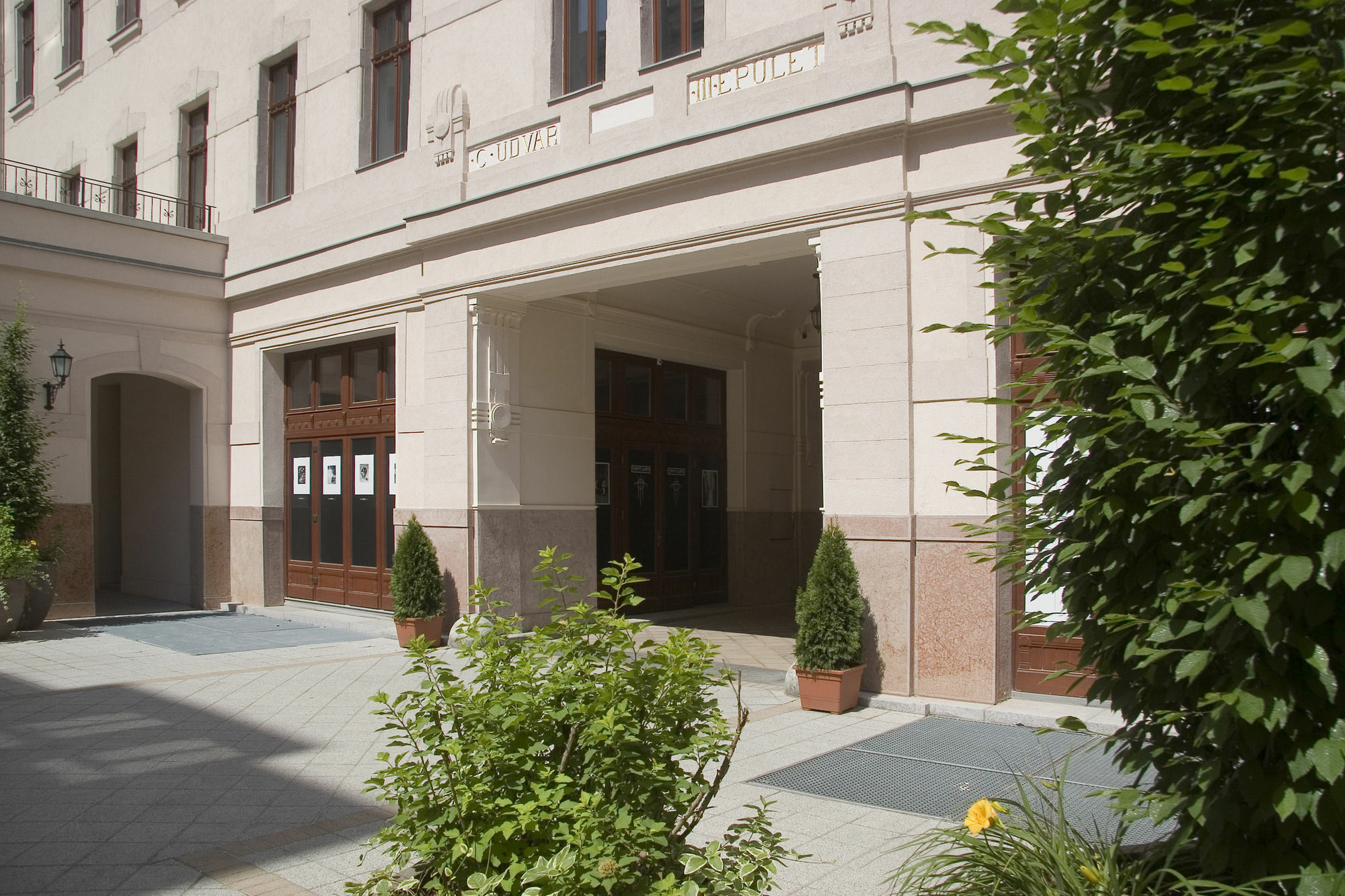 Central Ernesto Budapest Exterior foto